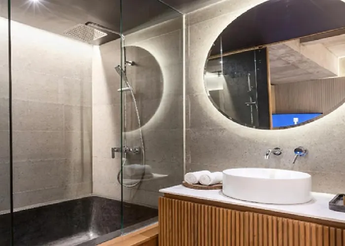 Aparthotel Esco Luxe 4*
