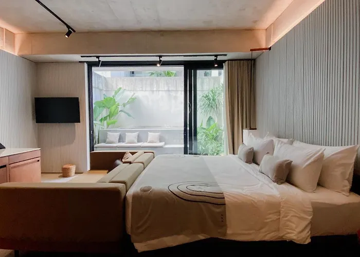 Aparthotel Esco Luxe 4*
