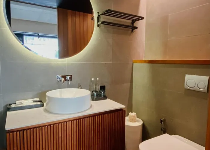 Esco Luxe Aparthotel 4*